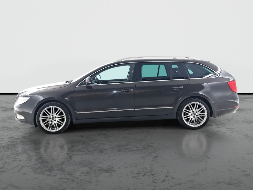 Škoda Superb, 2011