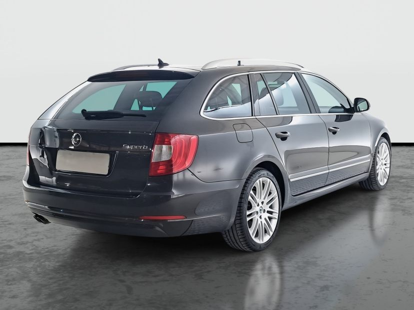 Škoda Superb, 2011