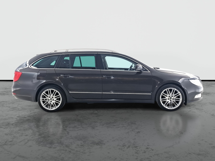 Škoda Superb, 2011