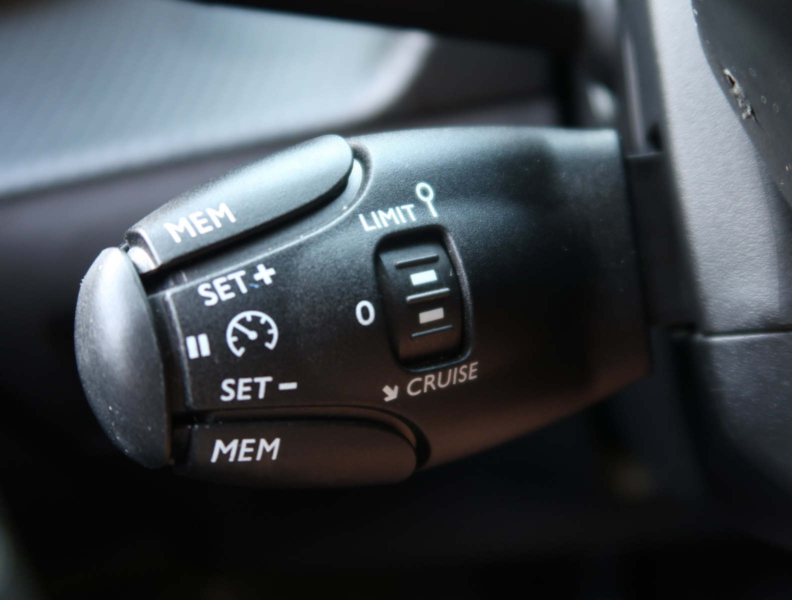 Peugeot 2008 - 2024