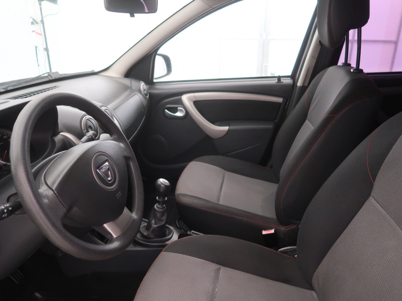 Dacia Duster, 2013