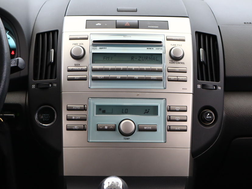 Toyota Corolla Verso, 2005