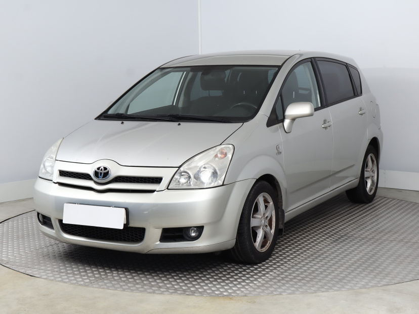 Toyota Corolla Verso, 2005
