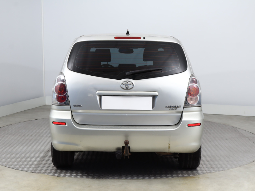 Toyota Corolla Verso, 2005
