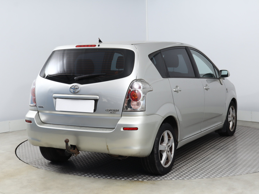 Toyota Corolla Verso, 2005