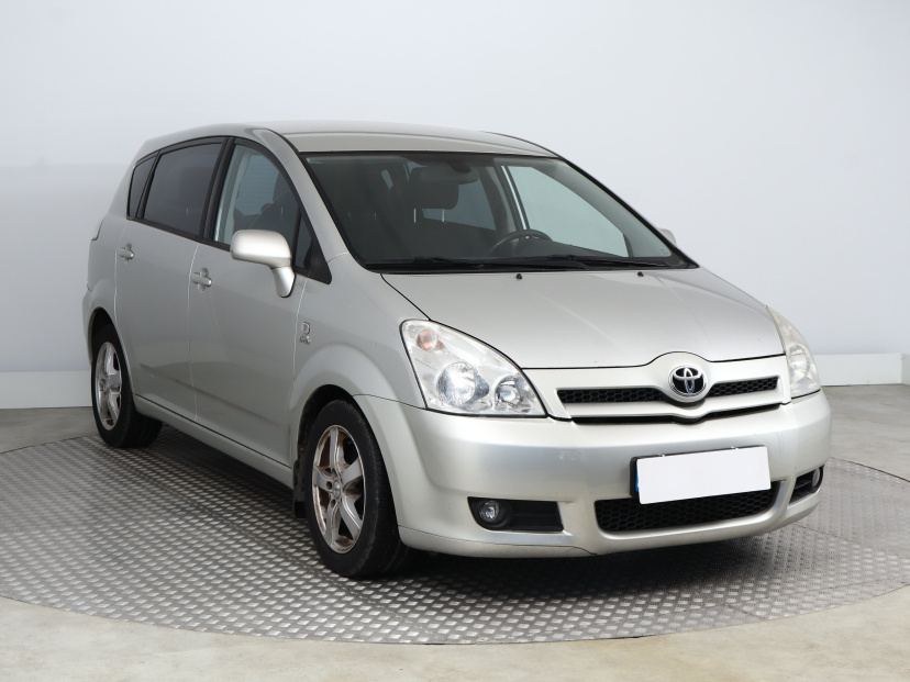 Toyota Corolla Verso, 2005