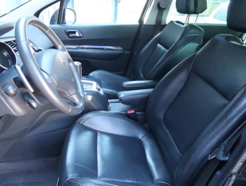 Peugeot 5008, 2012