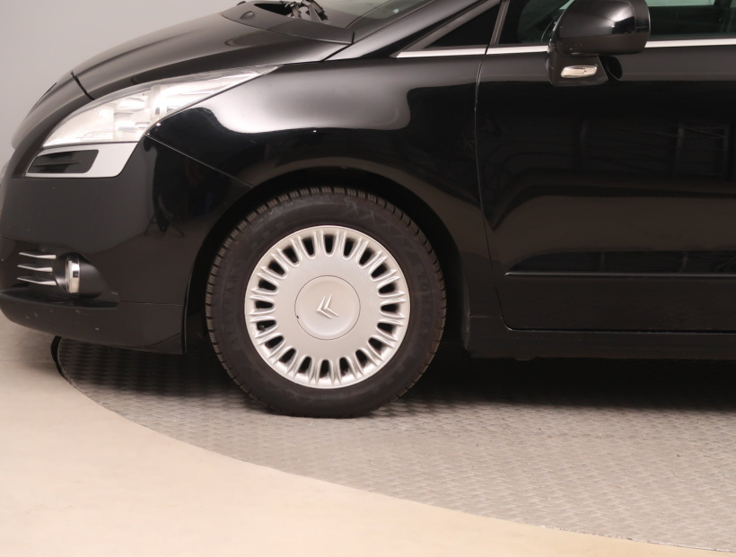 Peugeot 5008, 2012