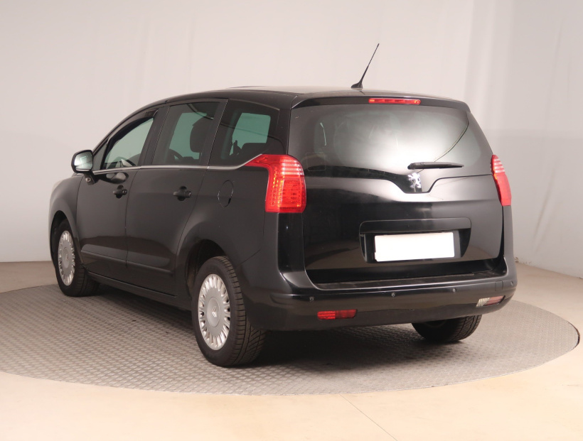 Peugeot 5008, 2012