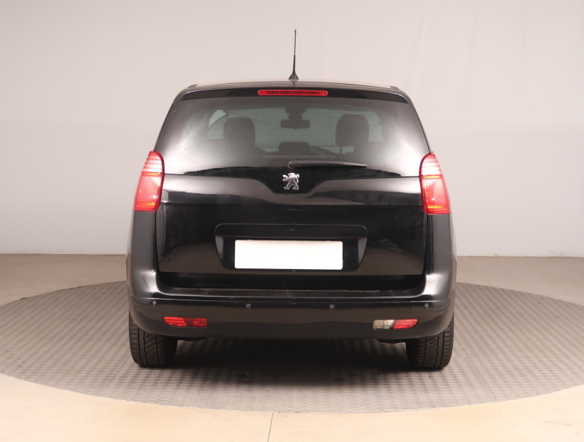 Peugeot 5008, 2012