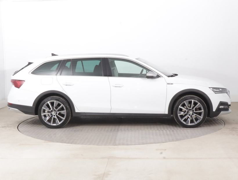 Škoda Octavia Scout, 2022