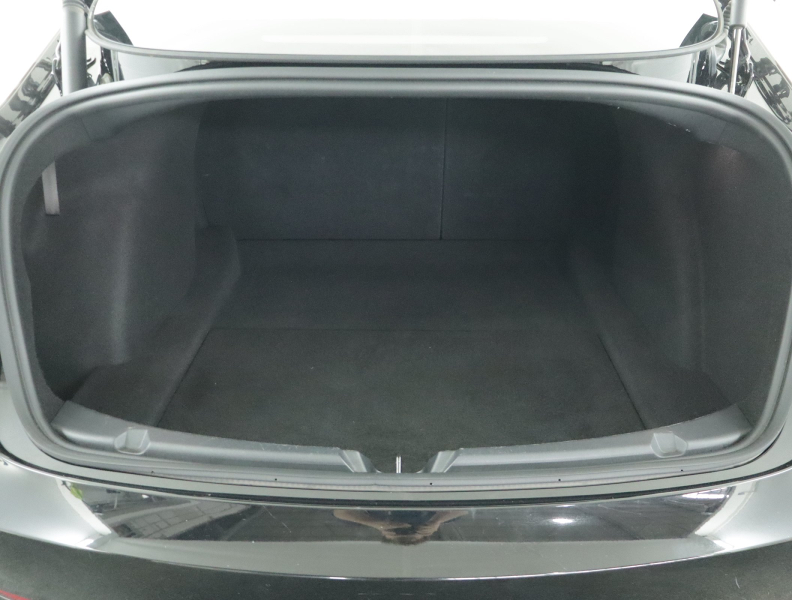 Tesla Model 3 - 2023