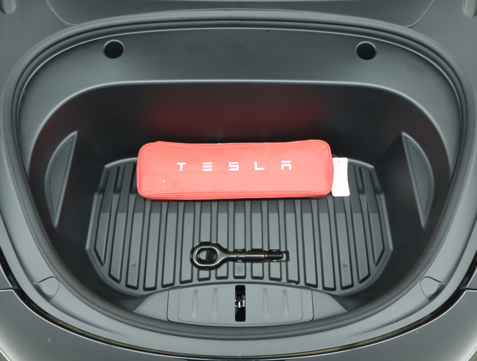 Tesla Model 3 Standard Range Plus – fotografie 24