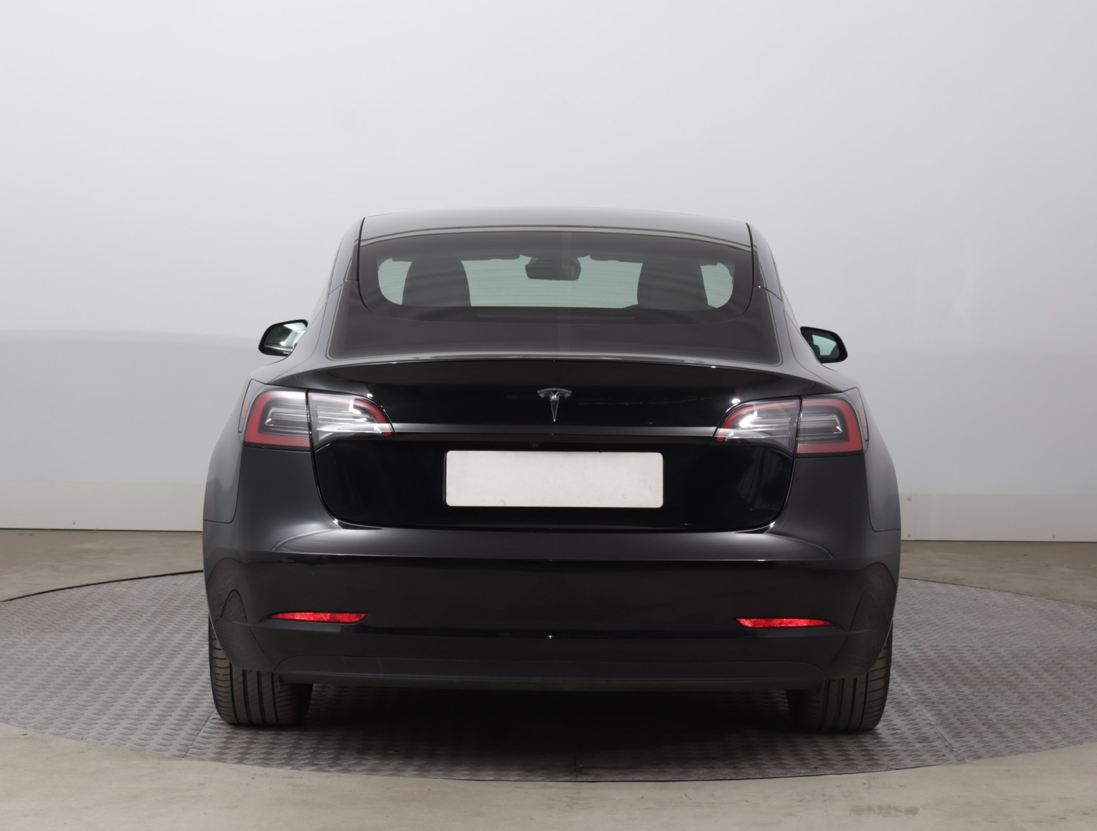 Tesla Model 3 - 2023