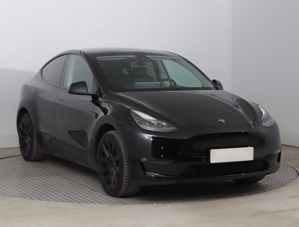 Tesla Model Y, 2023