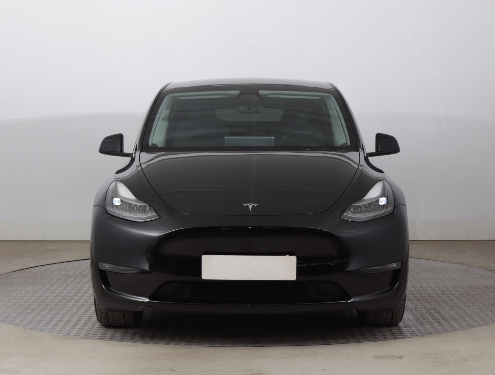 Tesla Model Y - 2023
