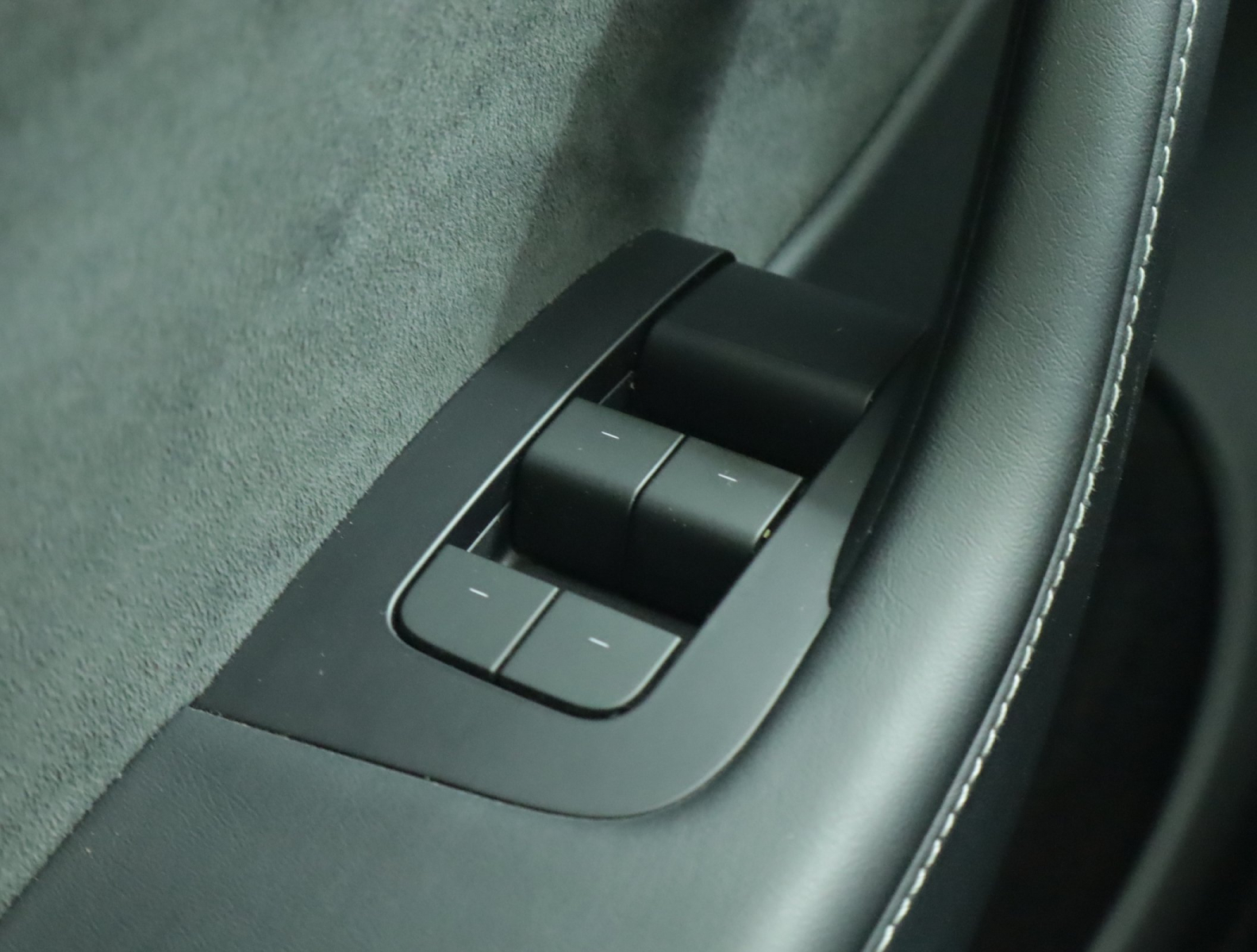 Tesla Model Y - 2023