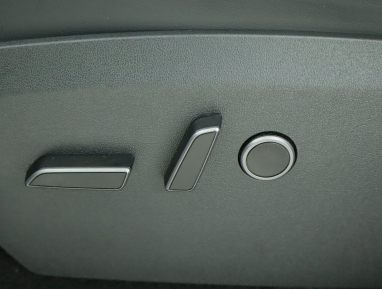 Tesla Model Y - 2023