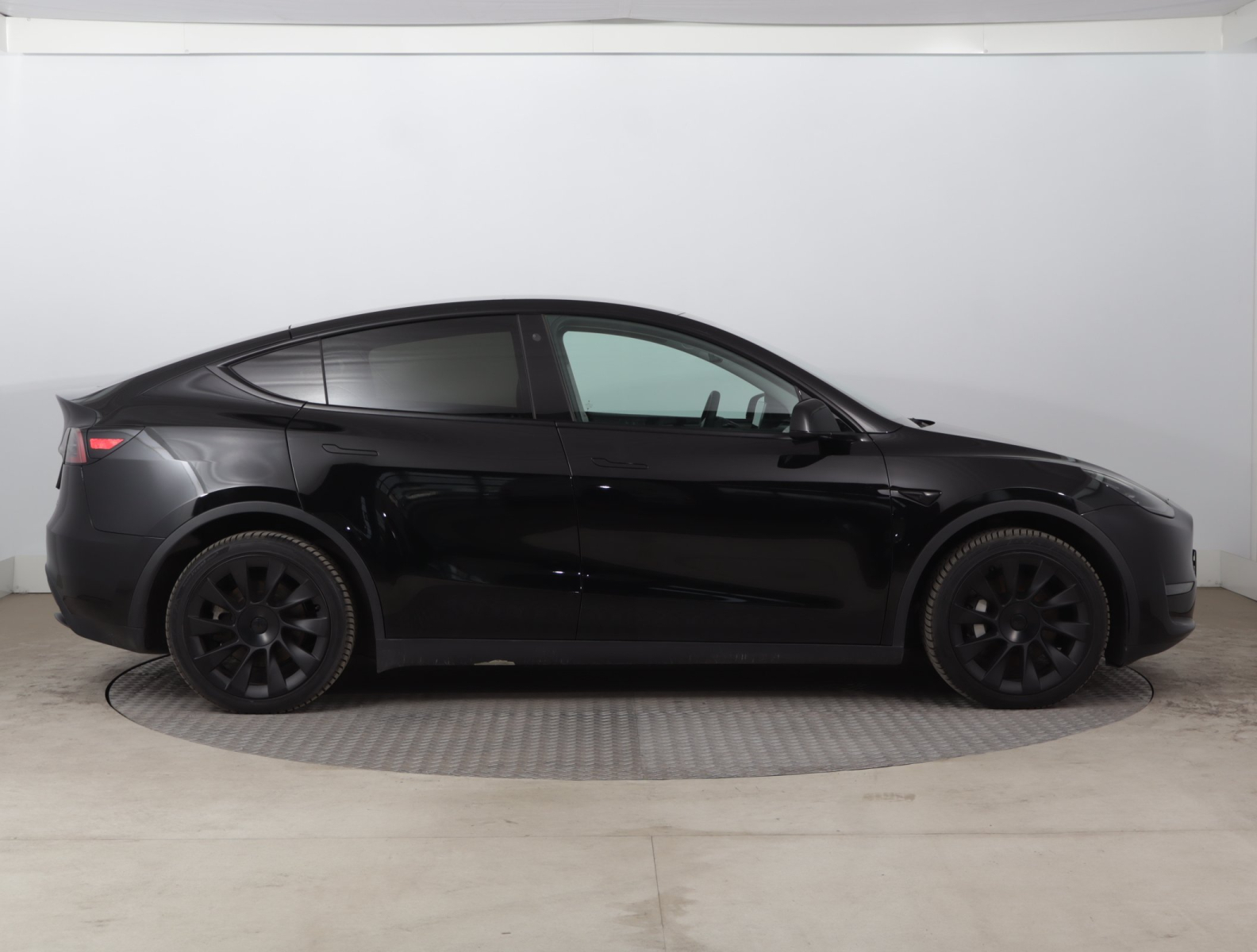 Tesla Model Y - 2023