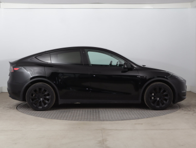 Tesla Model Y - 2023