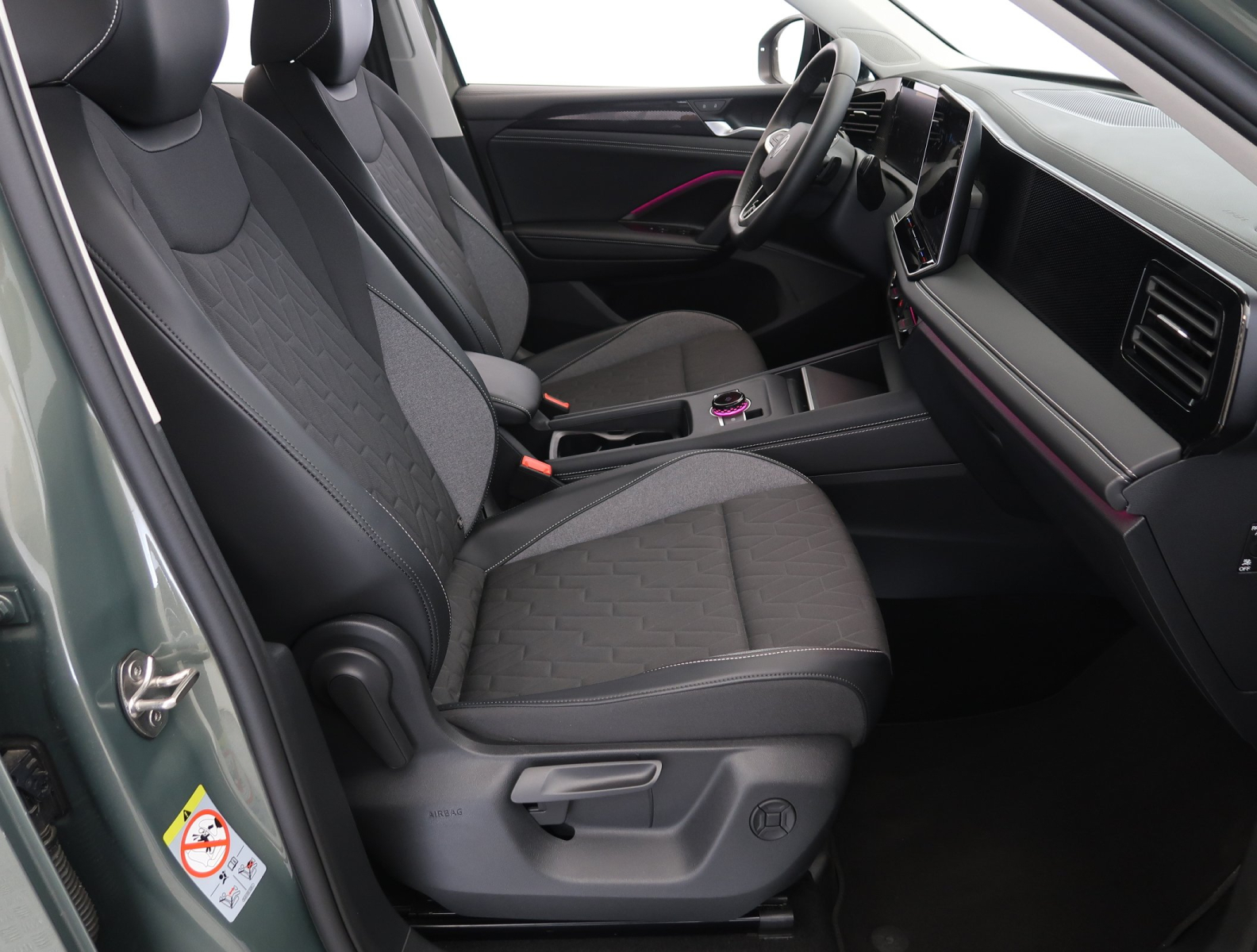 Volkswagen Tiguan - 2025