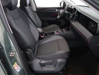 Volkswagen Tiguan - 2025