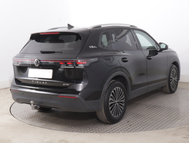 Volkswagen Tiguan - 2025