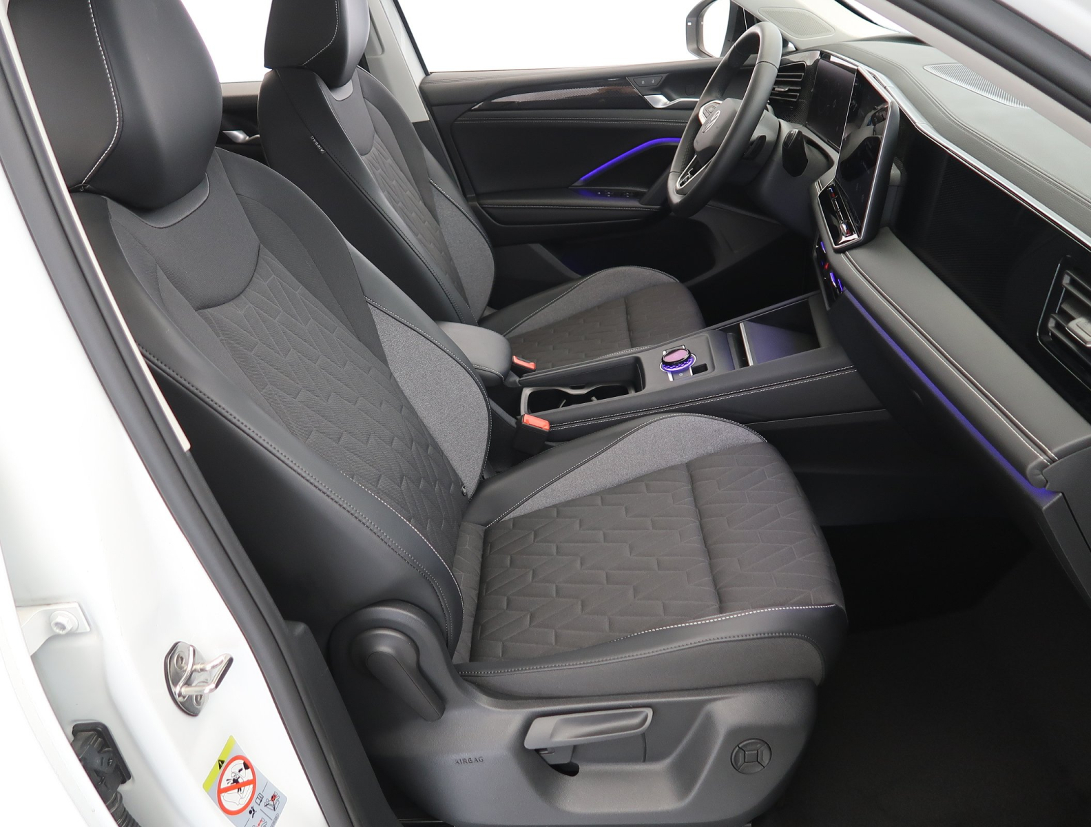 Volkswagen Tiguan - 2025