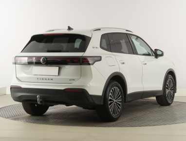 Volkswagen Tiguan - 2025