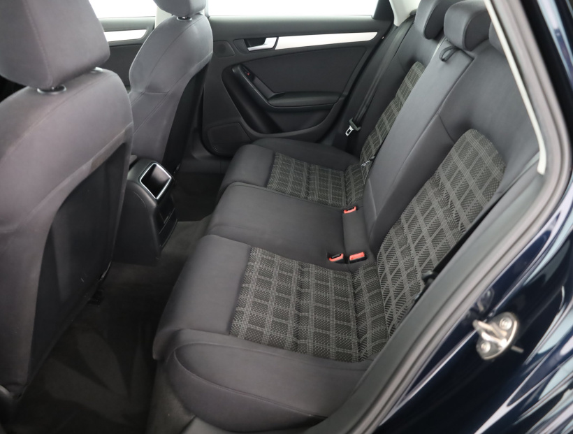 Audi A4, 2010
