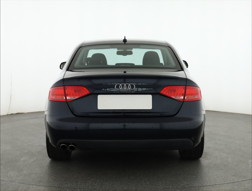 Audi A4, 2010