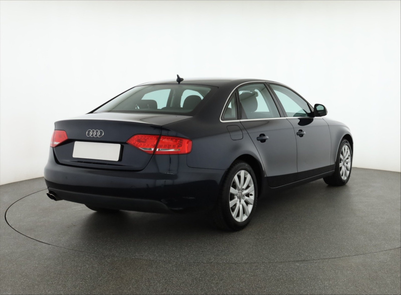 Audi A4, 2010