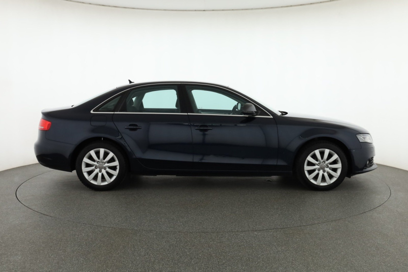 Audi A4, 2010