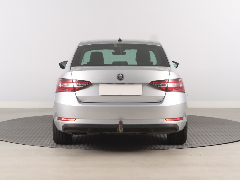 Škoda Superb, 2016