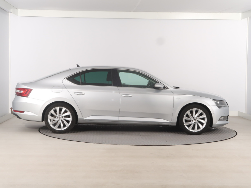 Škoda Superb, 2016