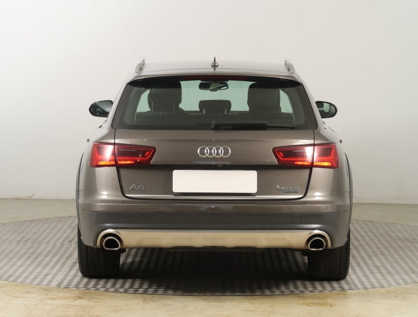 Audi A6 Allroad, 2015
