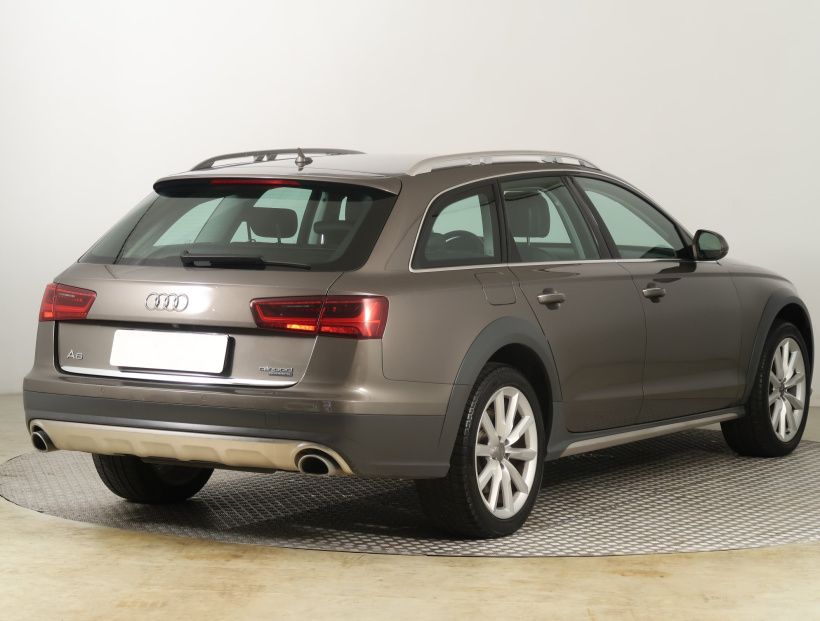 Audi A6 Allroad, 2015