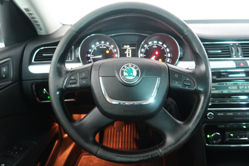 Škoda Superb, 2010