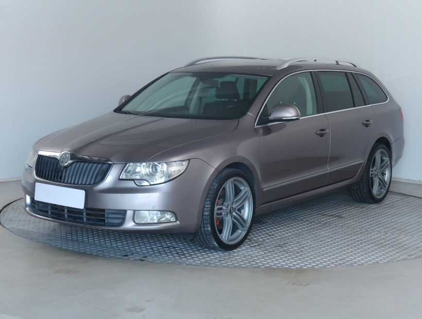 Škoda Superb, 2010