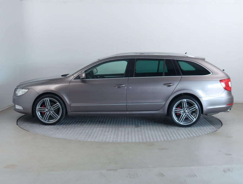 Škoda Superb, 2010