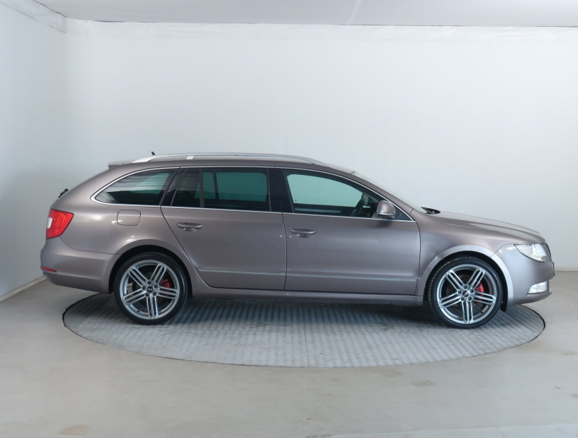 Škoda Superb, 2010