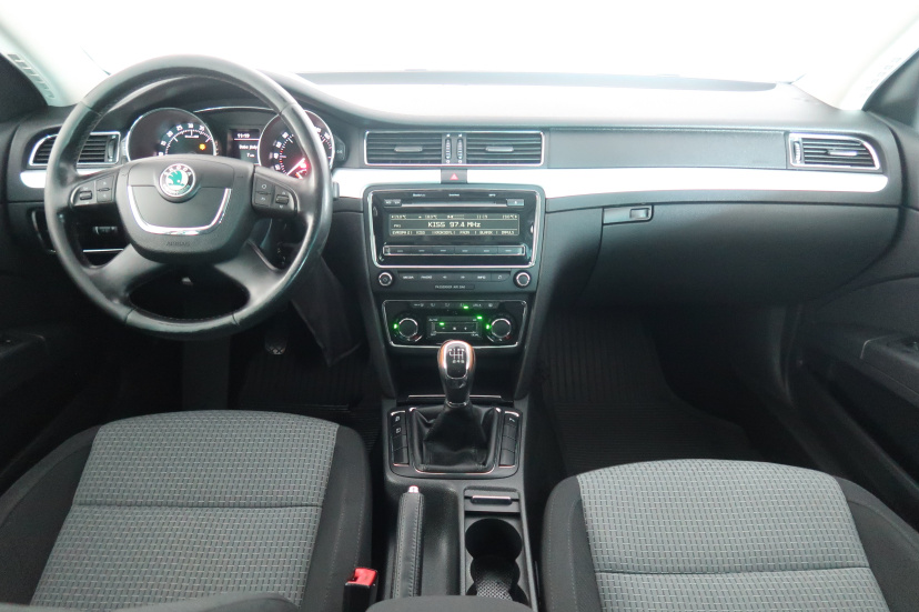 Škoda Superb, 2010