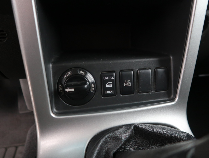 Nissan Pathfinder, 2006
