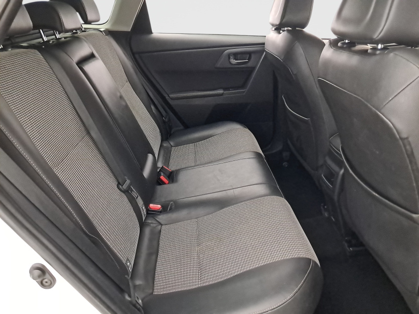 Toyota Auris, 2015