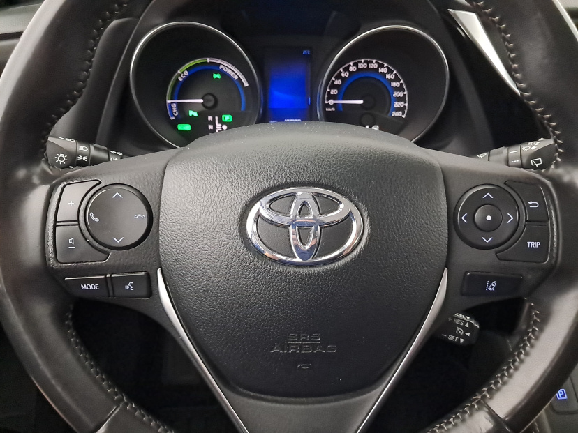 Toyota Auris, 2015