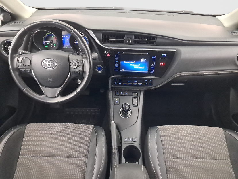 Toyota Auris, 2015