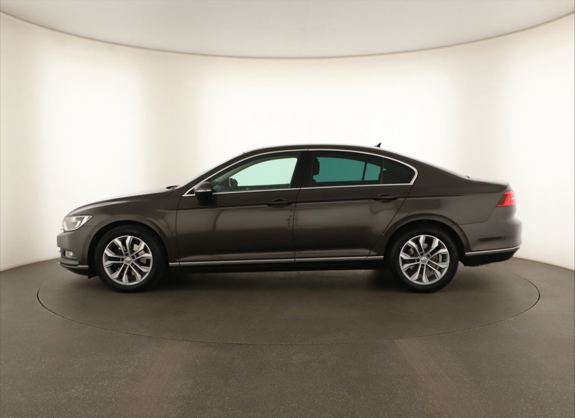 Volkswagen Passat, 2015