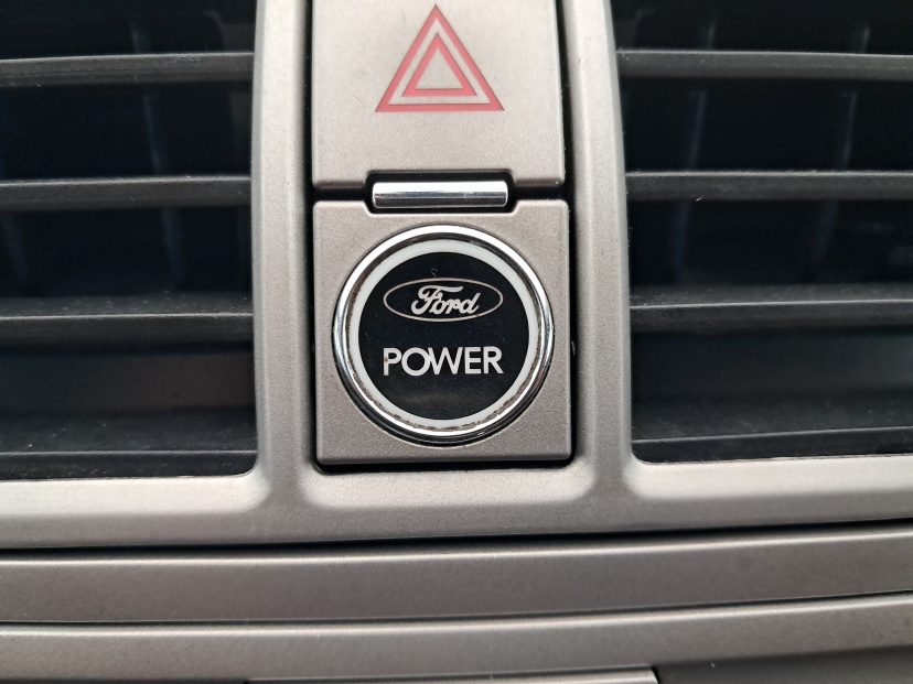 Ford Kuga, 2010