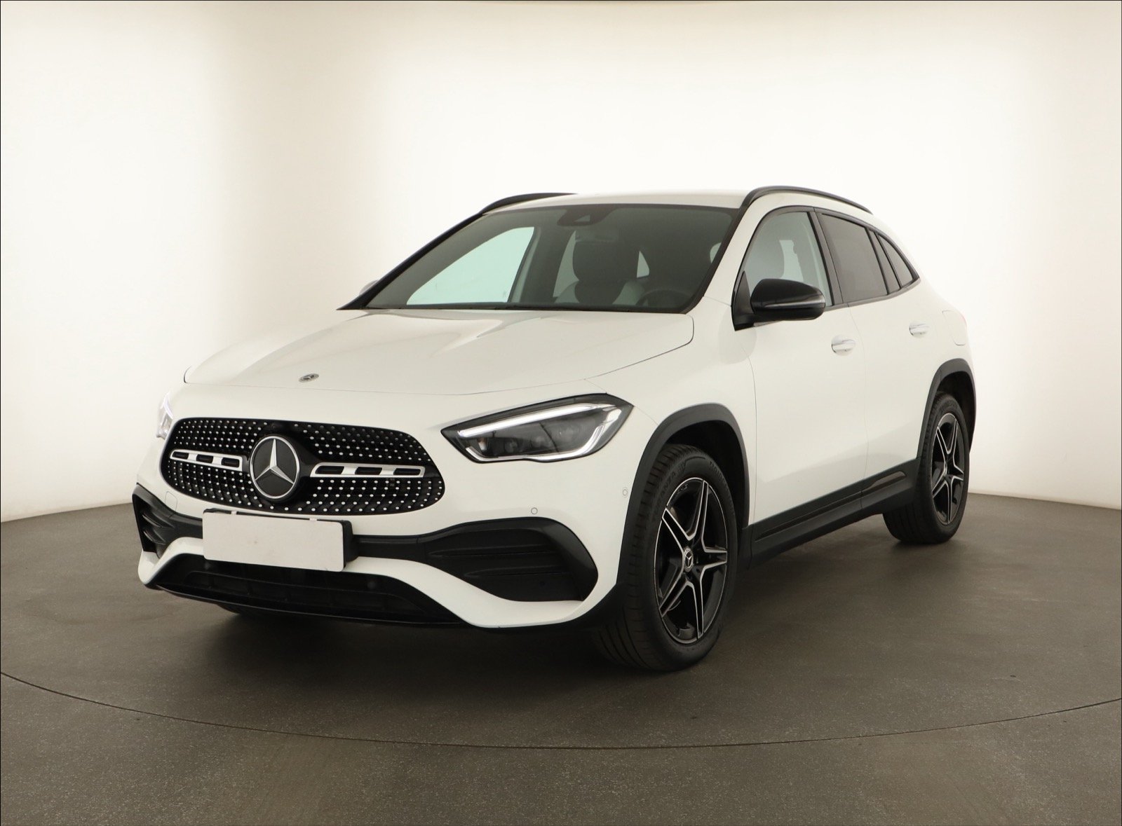 Mercedes-Benz GLA - 2022