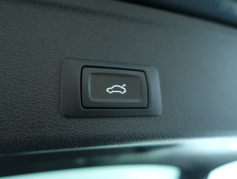 Audi A4, 2016